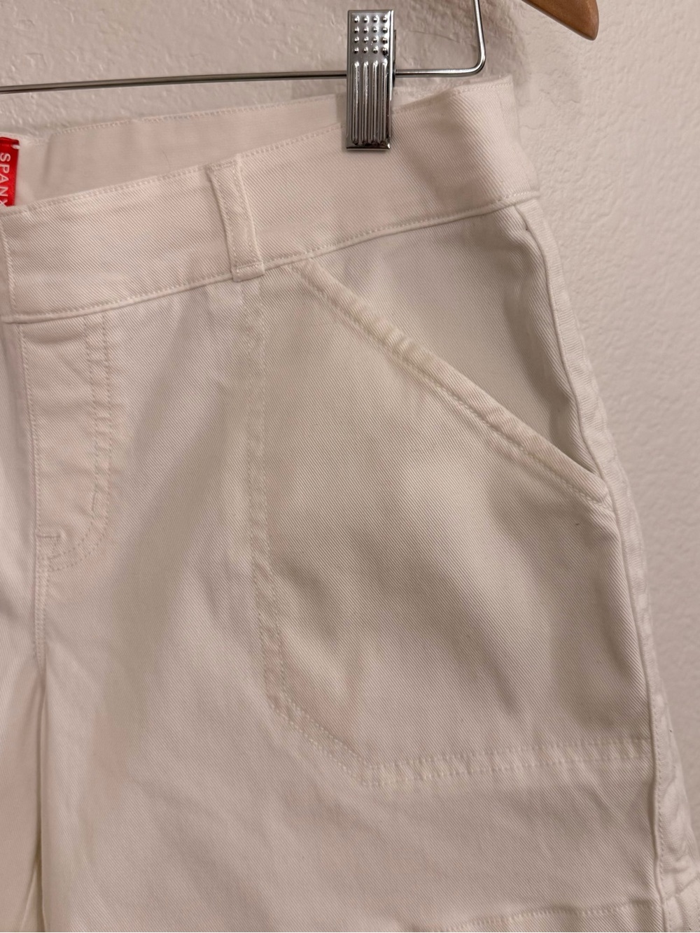 Spanx Stretch Twill Shorts Womens L White Pull On Tummy Control 5 Inch Inseam - Picture 4 of 8